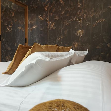 Logis Hotel La Breche - Restaurant Berthelot Амбуаз Екстер'єр фото