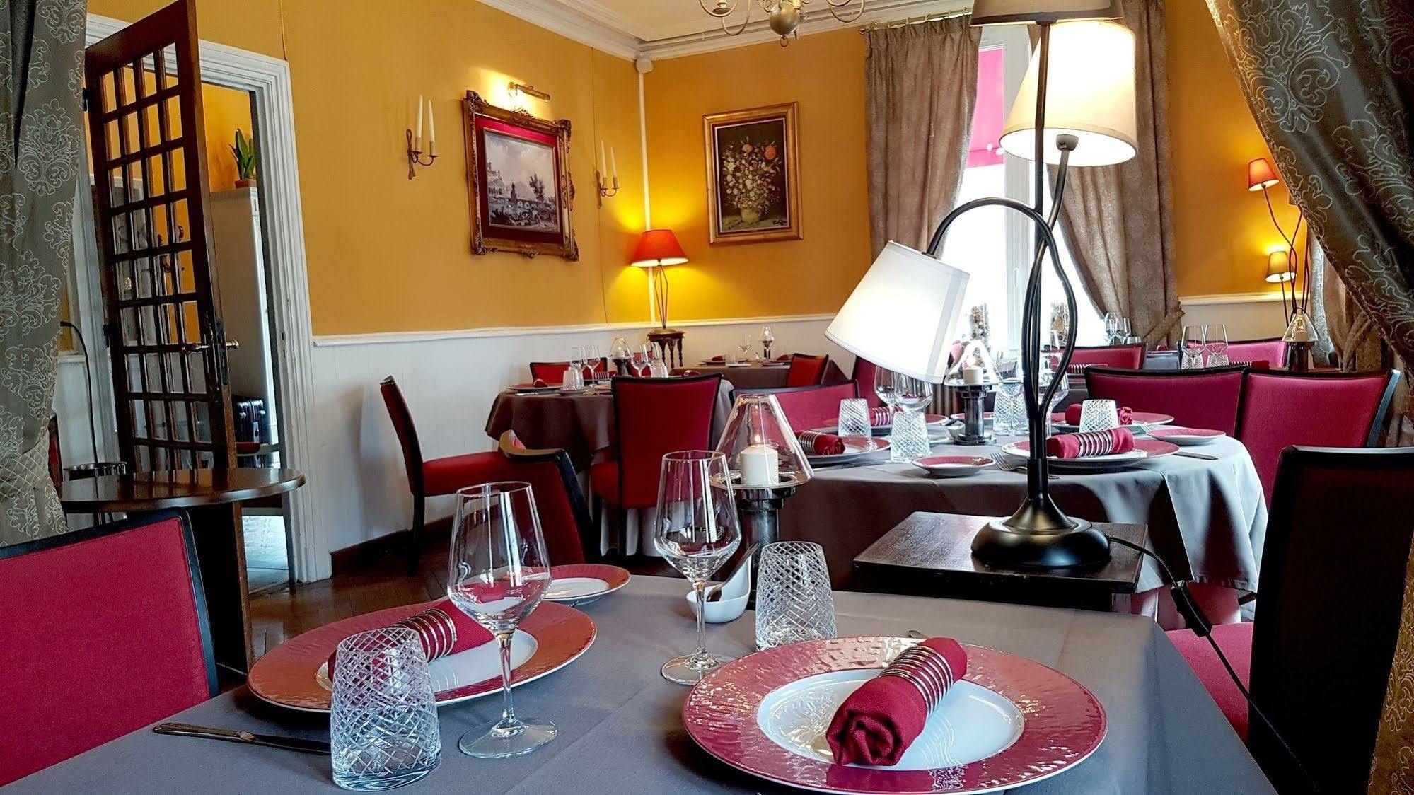 Logis Hotel La Breche - Restaurant Berthelot Амбуаз Екстер'єр фото